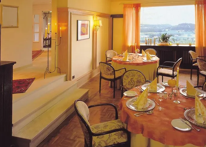 Burghotel Volmarstein 3* וטר